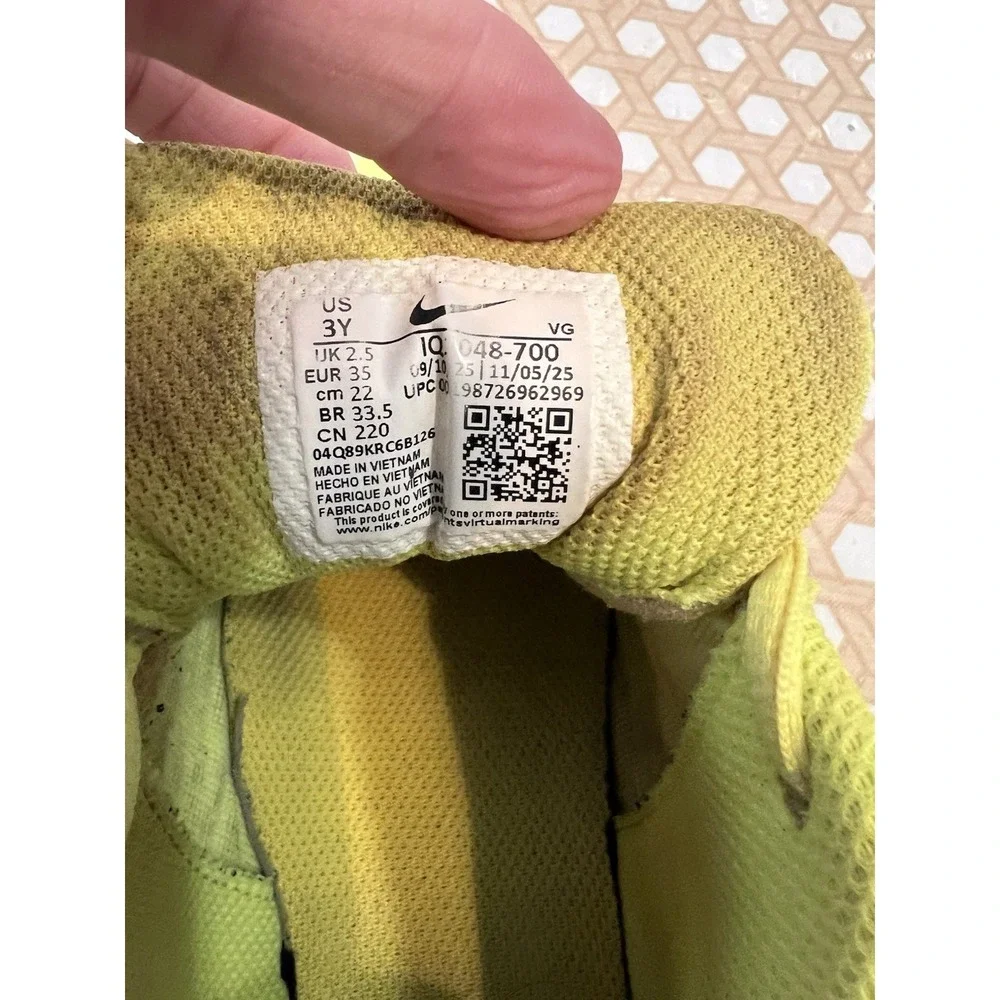 Nike Vapor Baseball  Cleats Yellow Size 3Y